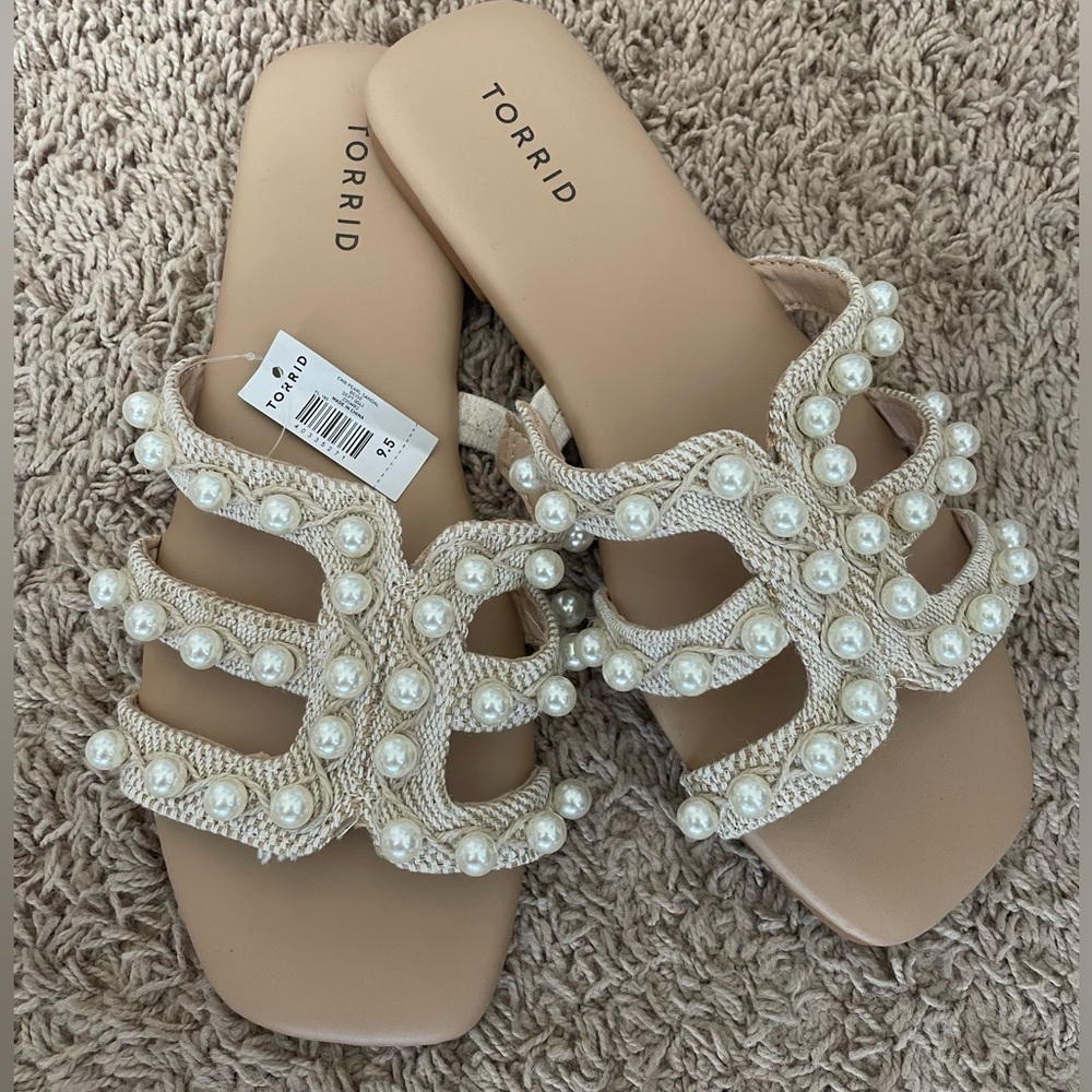 Torrid Pearl Slides, 9.5, NWT